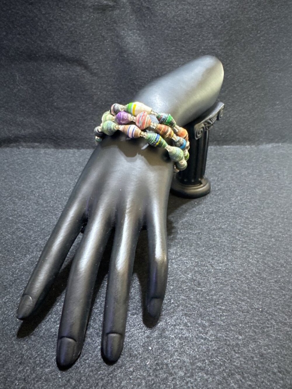 Handmade Multicolor Beaded Paper Jewelry Bracelet Elastic Pre-Owned Unique Desig